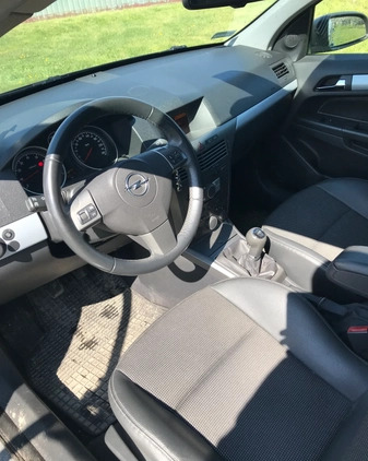 Opel Astra cena 16600 przebieg: 252000, rok produkcji 2006 z Kozienice małe 22